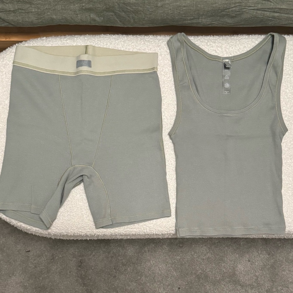SKIMS BOXER+TANK SET